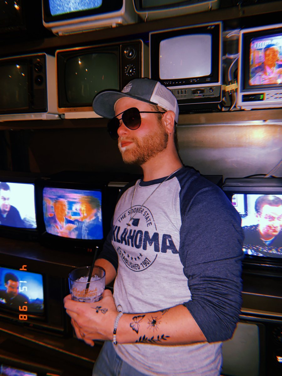 bobby_flanary's tweet photo. i’m sorry if i was ever a toxic person in your life but it was prolly your fault so don’t fkn play w me next time https://t.co/vk235RzjlE