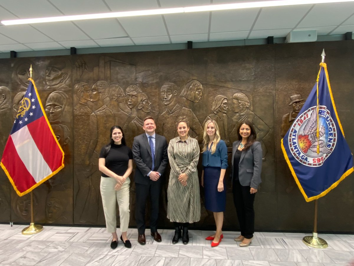 ATLIntlAffairs's tweet photo. Yesterday, we welcomed Acting Deputy Assistant Secretary of State responsible for Pakistan, Jason McClellan, Senior Advisor Jennifer Miller &amp; Sanam Azeem @PakAmFriendsATL to discuss how the @CityofAtlanta engages with South/Central Asian communities.
🇺🇸🇵🇰 https://t.co/iBx39c2Rty
