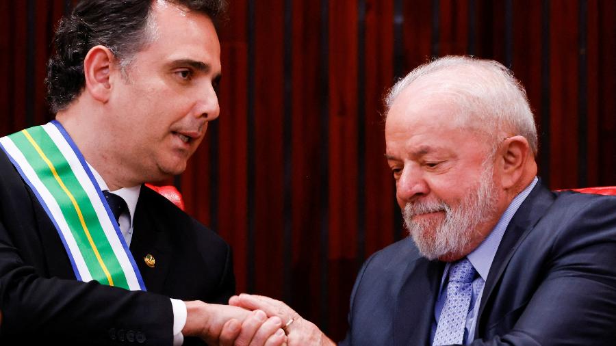 adalexgois's tweet photo. O que uma cadeira no STF é capaz de fazer?

@rodrigopacheco já entendeu como funcionam as coisas no narcoestado comunista chefiado pelo Lula - seja meu cúmplice que na hora certa você será recompensado.
Quem diria que poderia haver alguém pior que Davi Alcolumbre, Renan Calheiros ou José Sarney na presidência do senado federal? Apresento-lhes o boneco de Olinda, Rodrigo Pacheco - o maior serviçal da história do senado.
A cadeira de ministro da Suprema é muito poderosa mesmo, a ponto de @rodrigopacheco perder totalmente qualquer noção de bom senso na defesa da indefensável não abertura da CPMI do dia 08/01/2023.
Gente do tipo de Pacheco, deveria ser varrida totalmente da vida pública e deveria haver um lugar reservado para posteridade nunca esquecer de como a política pode permitir que haja gente venenosa, com compromissos apenas pessoais e desprovidas de qualquer senso de sensibilidade pela dor do próximo.
Se como senador @rodrigopacheco desdenha diariamente da cara daqueles que o elegeram, imagina como ministro de uma suprema corte formada por deuses de barro que se acham esculturas de ouro puro?
'Bye bye Brasil'!