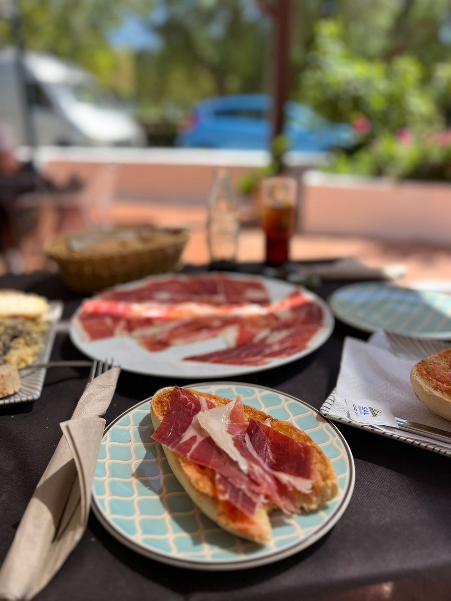 pakoreq's tweet photo. Placeres de la vida 🚴🏼🚴🏼‍♀️😋 https://t.co/TNYWuLtr1K
