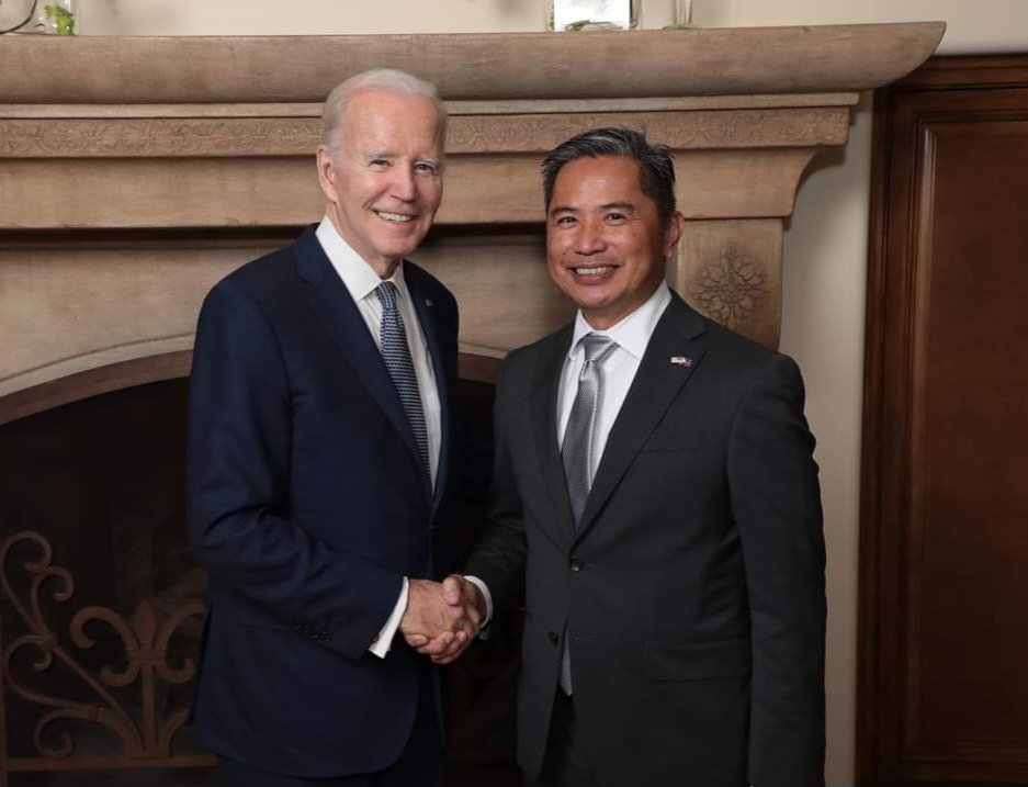 AudiedeCastro's tweet photo. Got to meet POTUS in San Diego! https://t.co/VHI4VGqOIY
