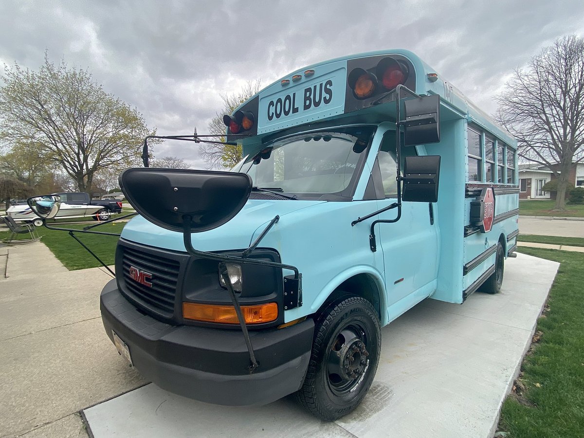 AshleyDeMoss6's tweet photo. Piper is very photogenic. #ThomasBuiltBuses #ThomasMinotour #SchoolBus #GMC #GMCSavannah #CoolBus https://t.co/ROGx0ISRQi