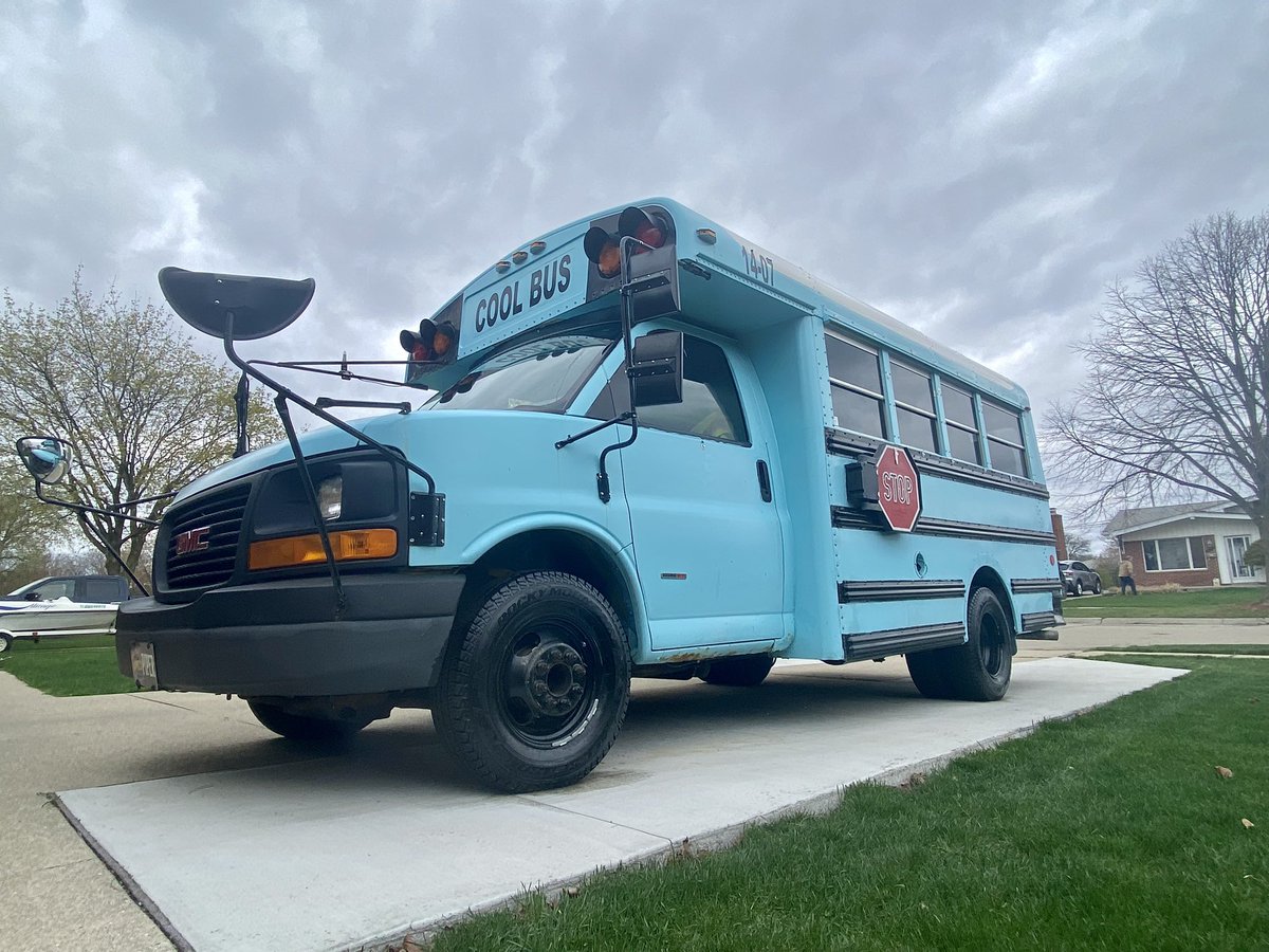 AshleyDeMoss6's tweet photo. Piper is very photogenic. #ThomasBuiltBuses #ThomasMinotour #SchoolBus #GMC #GMCSavannah #CoolBus https://t.co/ROGx0ISRQi
