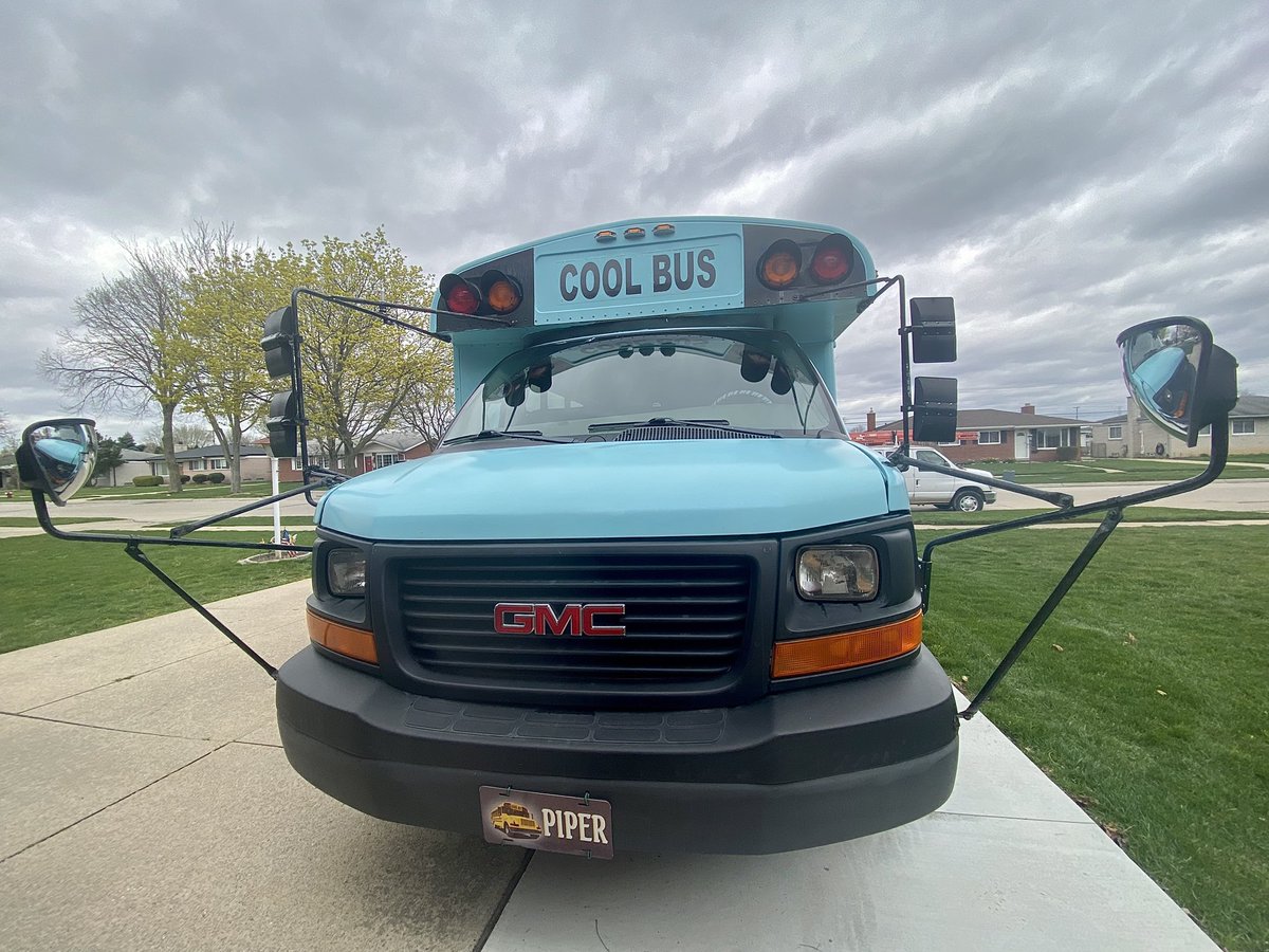 AshleyDeMoss6's tweet photo. Piper is very photogenic. #ThomasBuiltBuses #ThomasMinotour #SchoolBus #GMC #GMCSavannah #CoolBus https://t.co/ROGx0ISRQi