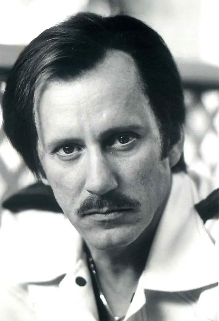 Happy birthday James Woods (April 18, 1947, Vernal, Utah) as Lester Diamond in Casino, 1995. 