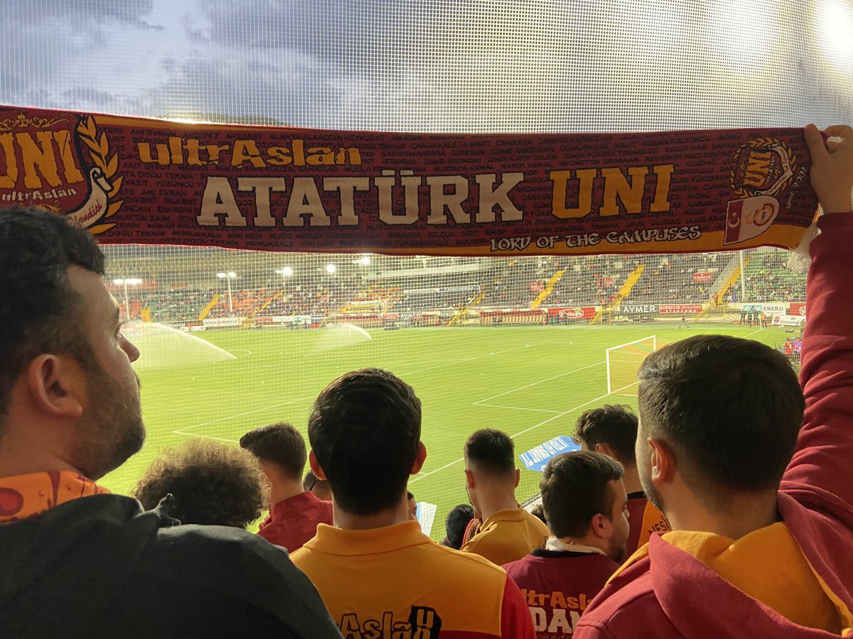 GALATASARAY ADININ OLDUĞU HER YERDEYİZ ALANYADAYDIK ❗️

Galatasarayımızı alanya deplasmanında yalnız  bırakmadık.

#ultrAslanUNI
