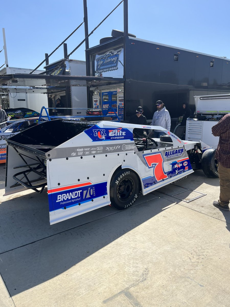 BlakeAnderson's tweet photo. .@KyleLarsonRacin behind the wheel of @J_Allgaier UMP Modified tonight. He is looking to win in his SEVENTH division at @EldoraSpeedway 😳

We are live on @FloRacing tonight. https://t.co/AIlJOqP5OG