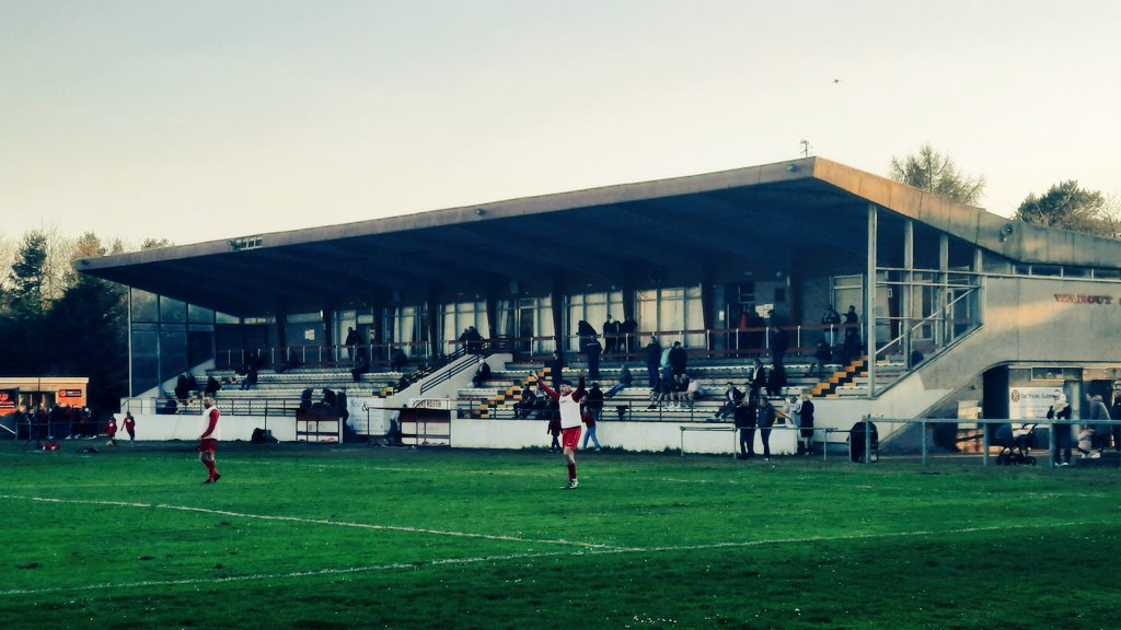 martinh1972's tweet photo. 2️⃣0️⃣2️⃣3️⃣ l 3️⃣3️⃣
@GlenrothesFC 0️⃣ - 1️⃣ @LuncartyFC
Crowd around 2️⃣0️⃣0️⃣
🐕 3️⃣
🥧☕️ 8️⃣/1️⃣0️⃣
Massive win for Luncarty in the promotion race in @EastScotlandFA division 1
#glenrothes #luncarty #groundhopping https://t.co/tZ3toxzsJg