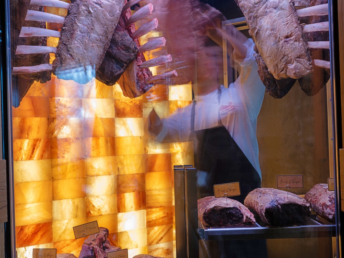 the_aging_room's tweet photo. Dry-aged meat acquires a pleasant aroma and a nutty flavor, and with salt stones, the meat is additionally flavored and can be aged even longer.
Allred's Restaurant, Telluride, CO.
Read more - https://t.co/lA9y6Rj5rf 
#theagingroom #dryaged #dryagedbeef #dryagedmeat #dryagedsteak https://t.co/veTYKTO2r2