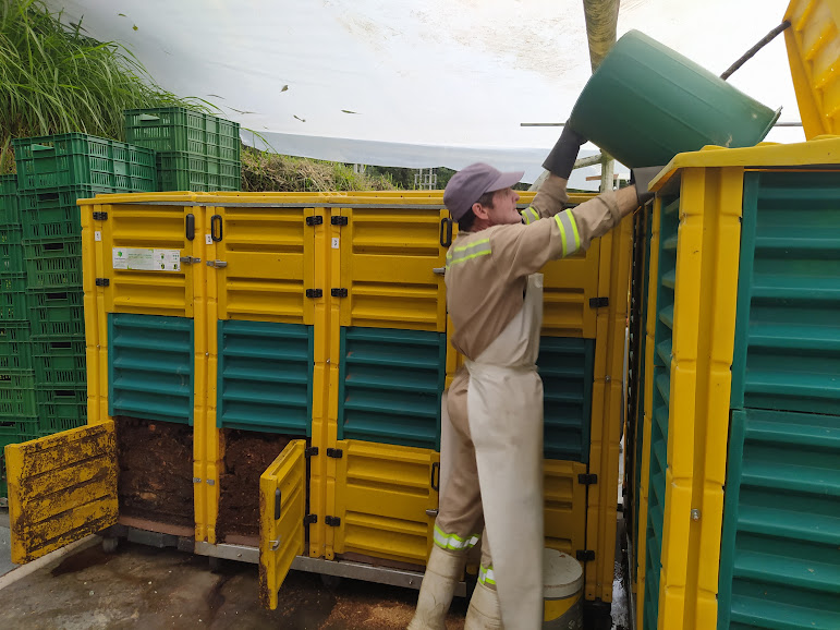 Aprende a Compostar, es más fácil de lo que piensas.
<a href="/earthgreencol/">EarthGreen Colombia</a> te enseña cómo hacerlo. earthgreen.com.co