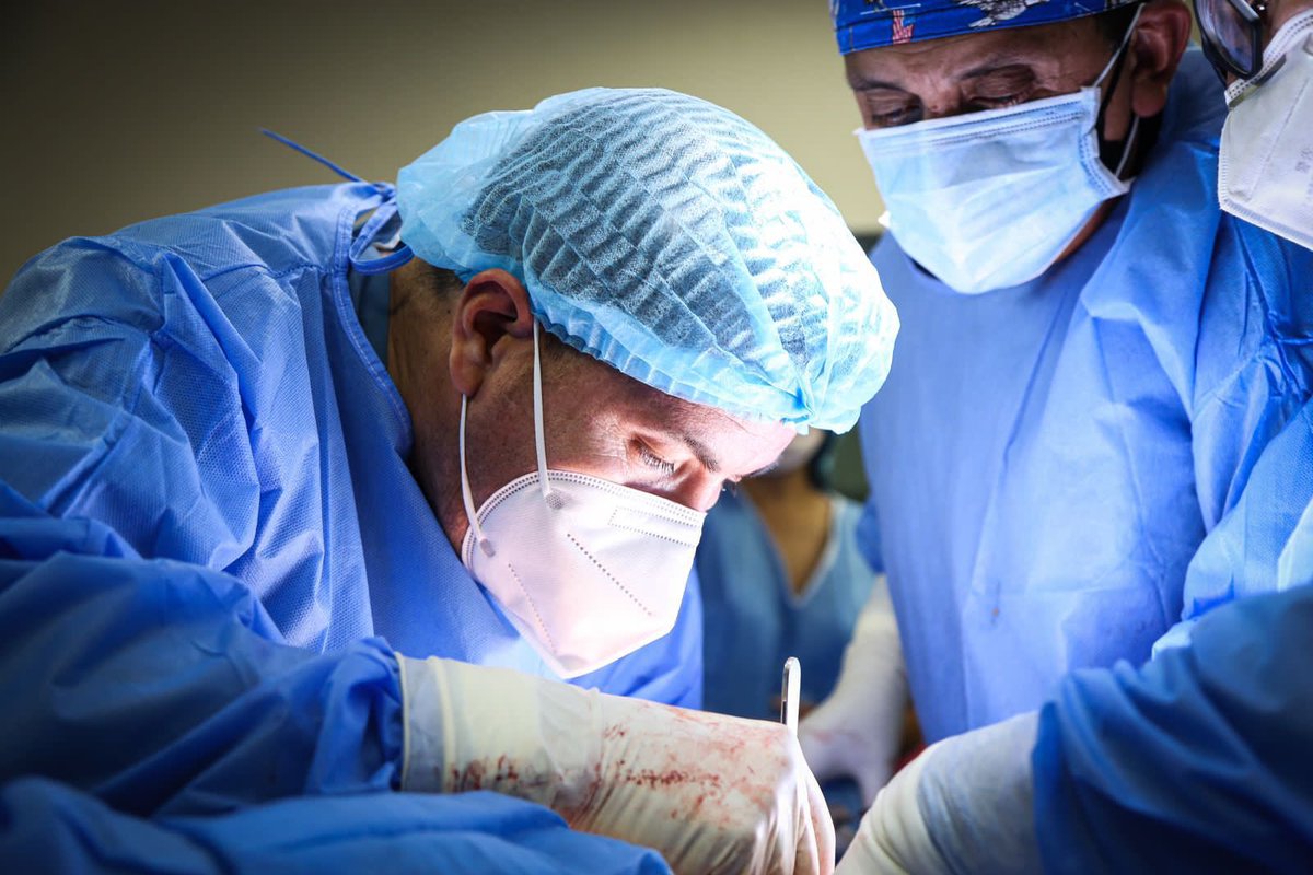 ▶️ El <a href="/heugenioespejo/">Hospital de Especialidades Eugenio Espejo 🇪🇨</a> de <a href="/Salud_Ec/">Ministerio de Salud Pública 🇪🇨</a> fue pionero en trasplante de córnea. 

✅ Junto a <a href="/IndotEcuador/">INDOT</a> se entregó a este hospital la certificación para reacreditación del Programa de Donación y Trasplante de Córnea para adultos y ➕16 años, 1/2