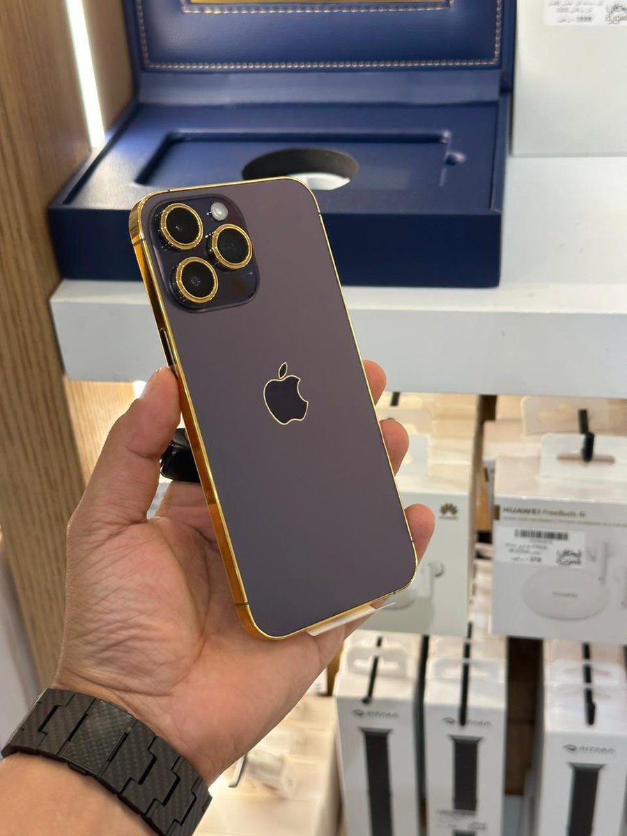 iblackstores's tweet photo. ناقصكم شي للعيد 👀؟ انتظرونااااا 😍

#مسابقة_المخازن_السوداء_الكبرى https://t.co/LuJpR2EpDV
