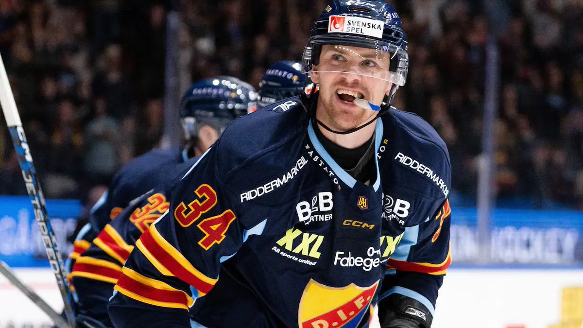 Jojssons's tweet photo. Brodin Brodin en Järnkamin💛❤️💙!!! #DIFhockey https://t.co/Z6tJWEd4Wj