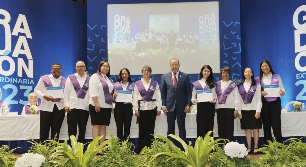 Isfodosurdo's tweet photo. Graduados de alto honor en esta #GraduaciónExtraordinaria2023
#CosechaISFODOSU
#OrgulloISFODOSU
#FormamosMaestroDelSXXI
#ISDODOSU #EspecialistasEnEducación https://t.co/aKP7g5v3ue