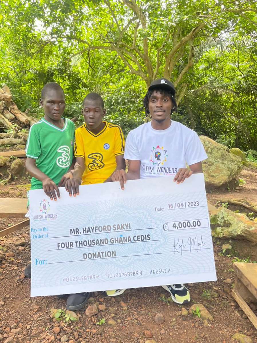 WondersAutism's tweet photo. Repost : @kofi_mole 

This Sunday, I was privileged to spend my birthday with the Sekyi family, who resides in a small village near Kyebi in the Eastern region. The family has 8 children, two of which are special needs (suspected Autism and possibly, other conditions)
1/2 https://t.co/tErhSaxkyY