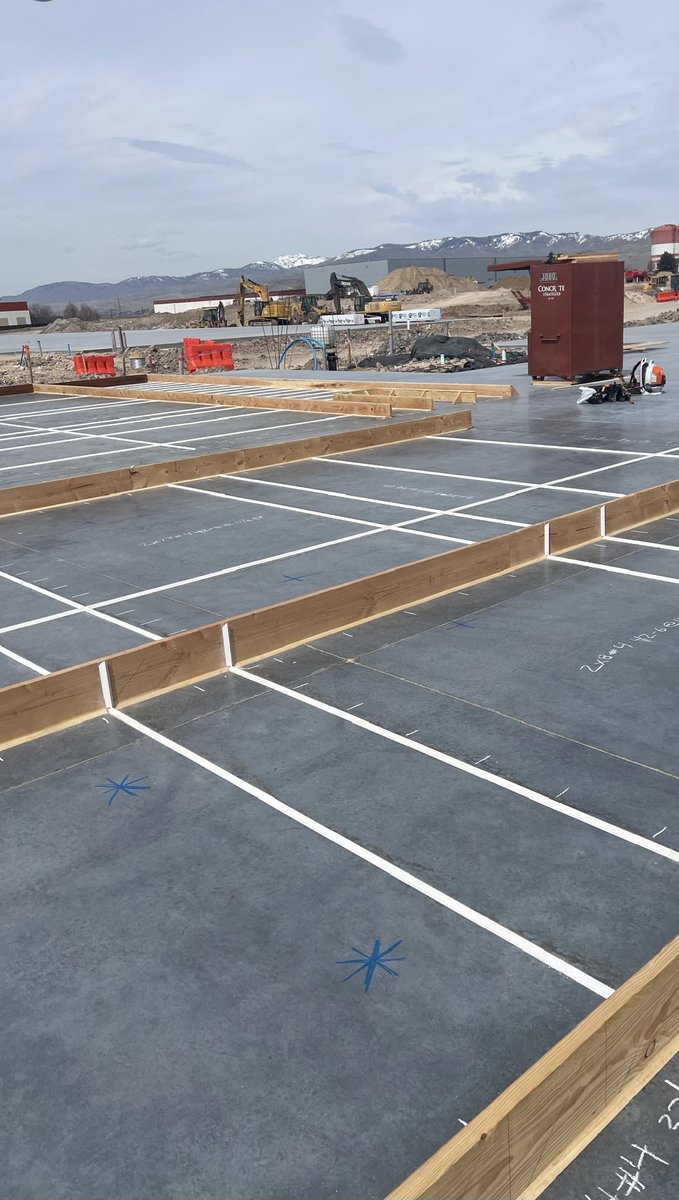 ConcreteStrateg's tweet photo. Huge shout out to our Field Management team on our Brinkmann project in Boise, ID! Our Superintendents, Layout Engineers, &amp; Carpenters are working meticulously to get panels ready for this week’s pour. We’re excited to see the finished product! #moretothepour #concrete https://t.co/uJR0alL0Mm