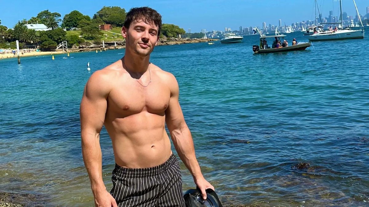 socialitelife's tweet photo. Meet this week's Instagram hottie Dylan Mahoney. Click through to check out the pics https://t.co/UIAqc5DyYe #Instahottie #DylanMahoney https://t.co/XOo8KfPCg4