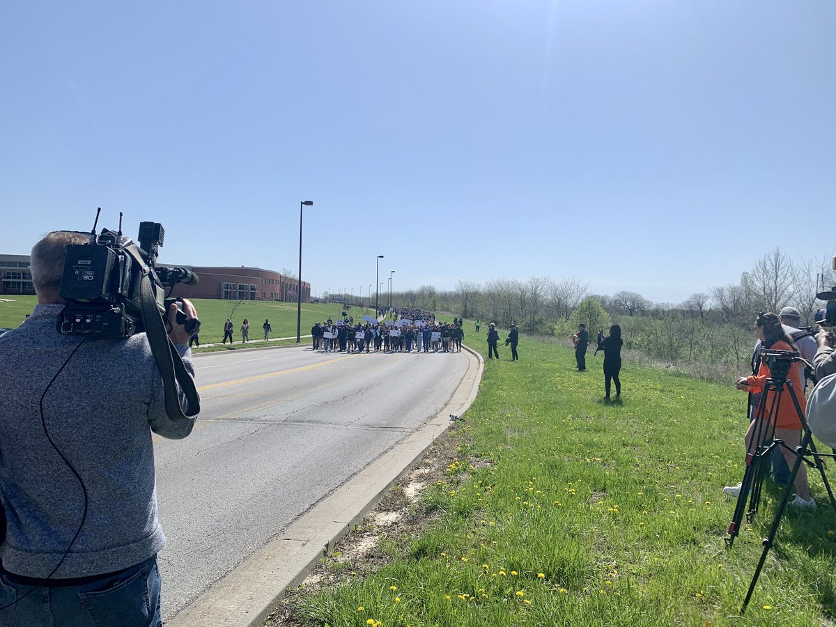 susanhiland's tweet photo. ‘We love you Ralph!’ ❤️Inspiring show of support for fellow @SHSFalcons classmate #RalphYarl. More than 1500 @NKCSchools students take part in Unity Walk today. #NKCChampions #StaleyStrong https://t.co/Ickxp5iCbt