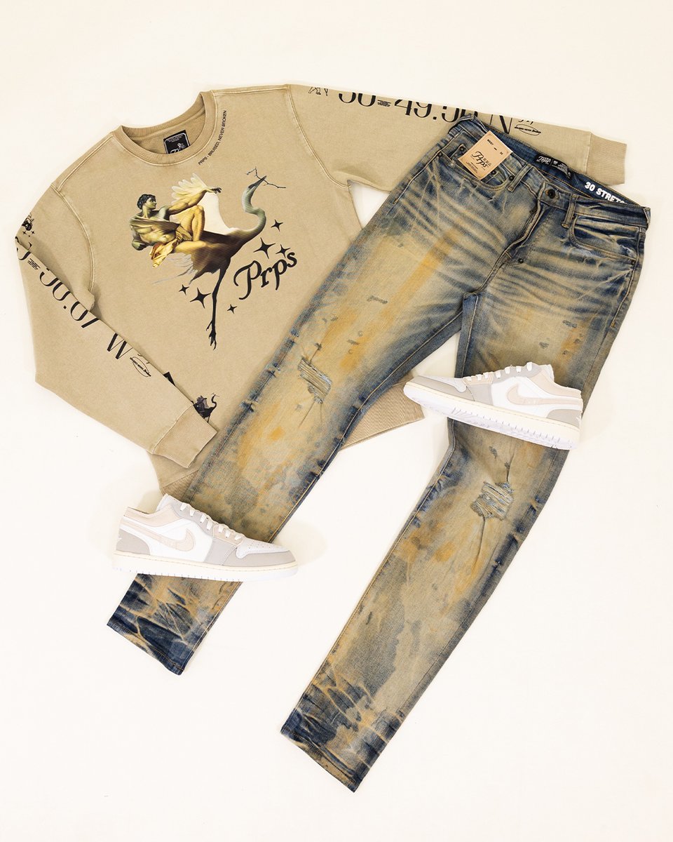 topsnbottomsusa's tweet image. Elevate your style with the Air Jordan 1 Low SE Craft Tech Grey paired with a fresh Prps outfit 🔥👌 A bold and modern statement for any occasion 💯 

#Jordan #Jordan1 #CraftTech #Grey #Prps #sneakercommunity #kickstagram #kicksonfire #nicekicks #hypebeast #topsandbottoms