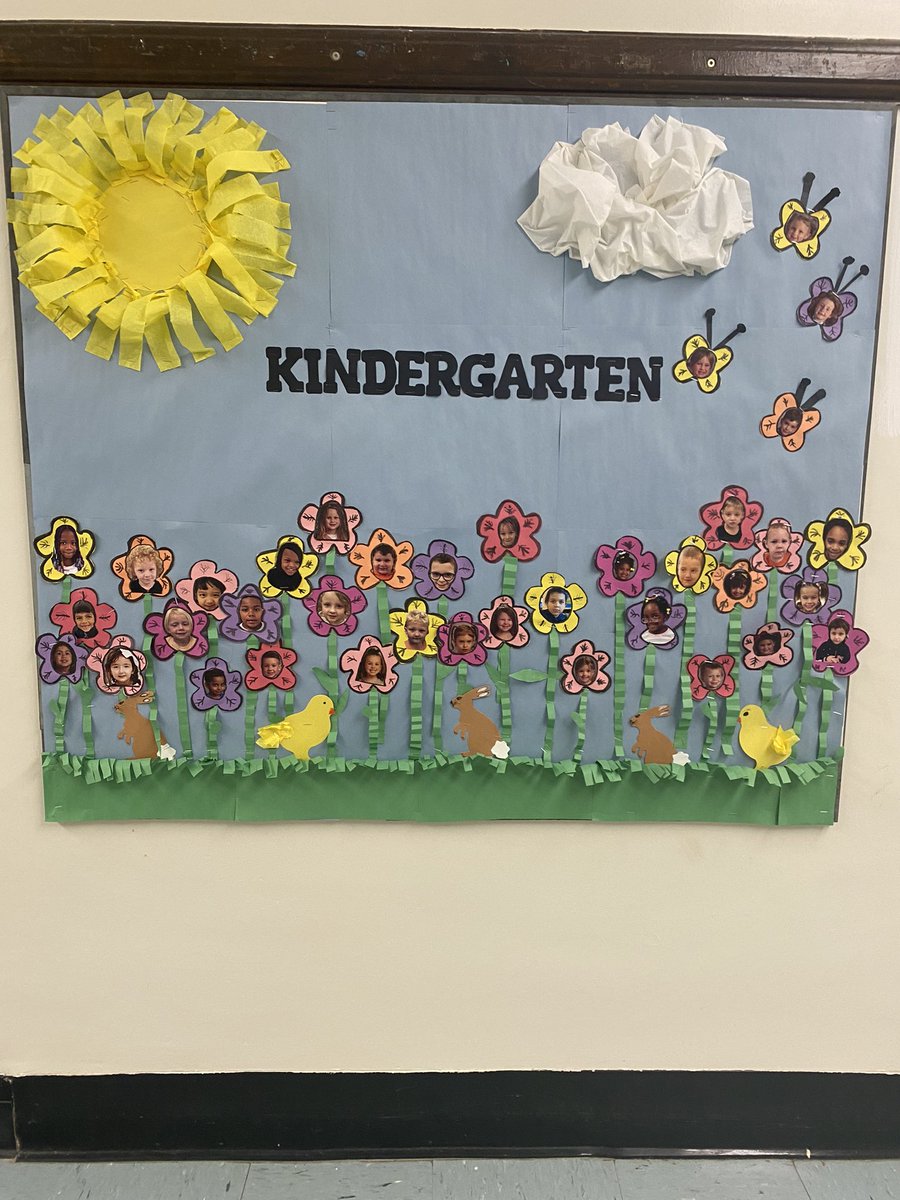 Beautiful Kindergarten garden at David Maxwell. Ms. Culver is our artist and creates special art to make us shine. Thank you! 🌸