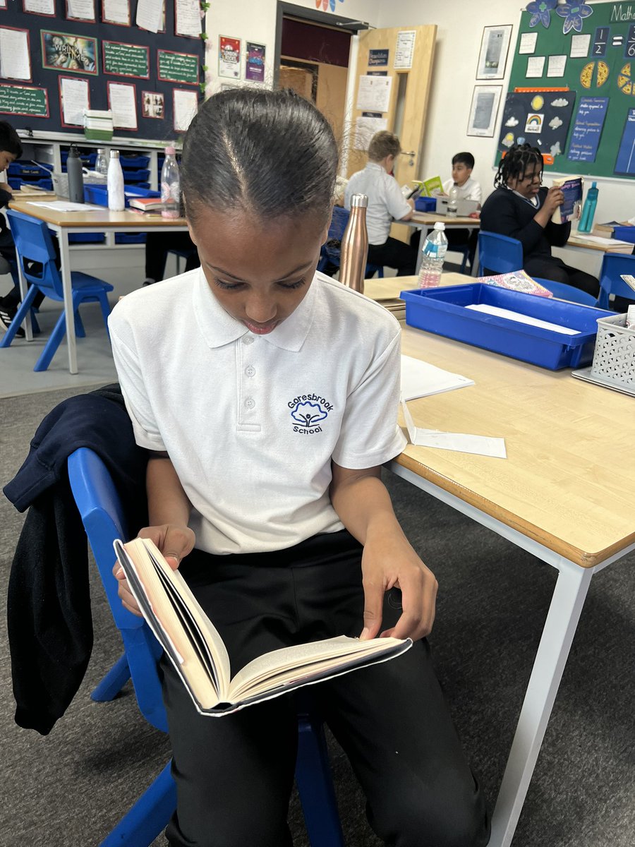 So wonderful to see young girls inspired by female footballers! Aaliyah chose this book by <a href="/AlexScott/">Alex Scott MBE</a> for her next reading book and was absolutely beaming at her choice! 📚 📖