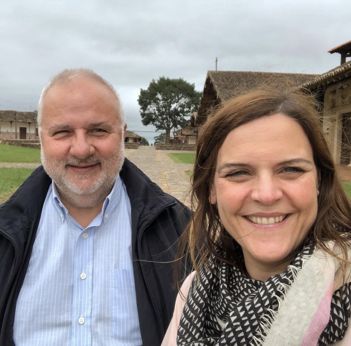 pastorams's tweet photo. Mil gracias desde aquí al #RectorUOC Planell por confiar en mí y darme todo el espacio para moverme y mover, para hacerme y hacer.
Mil gracias a mis colegas vices y al CdD, a las direcciones de Estudios y Centros, a todo el equipo UOC y al estudiantado (empezando por @UOCCdE) https://t.co/eIzB1BGNYk