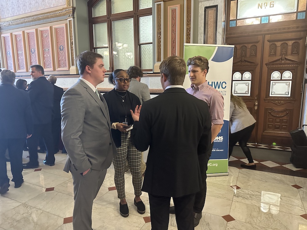 PSimonInstitute's tweet photo. #SIU System Day at the Capitol was a success! 👏

#SIUC students and the institute's interns were able to mix and network with capitol staff. 

Seeing all the opportunities available for students wishing to learn more about government and policy was excellent! https://t.co/RewAwSrIyq