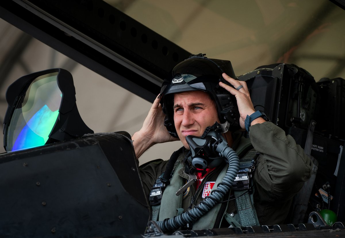 usairforce's tweet photo. F-22 Raptor pilots with the 46th Test Squadron @TeamEglin are testing the Air Force's next gen helmet.

Read more here👇 
https://t.co/BdFd7RGWTG

@HQ_AFMC https://t.co/zTNLzNkIGe