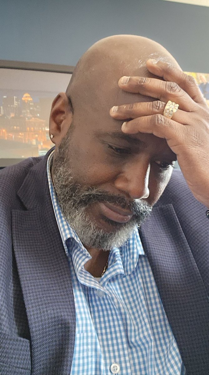 jdm1906's tweet photo. Pic1 Me when a company  claims they want to contract w/me to improve racial equity but says, "Dr. Marshall, we want to stay away from implicit bias &amp; company practices." Pic 2 Me remembering MANY DEI "experts' stay away from all things equity. 
All $ is not good $  #YouCanHaveIt https://t.co/pl9czrb7sn