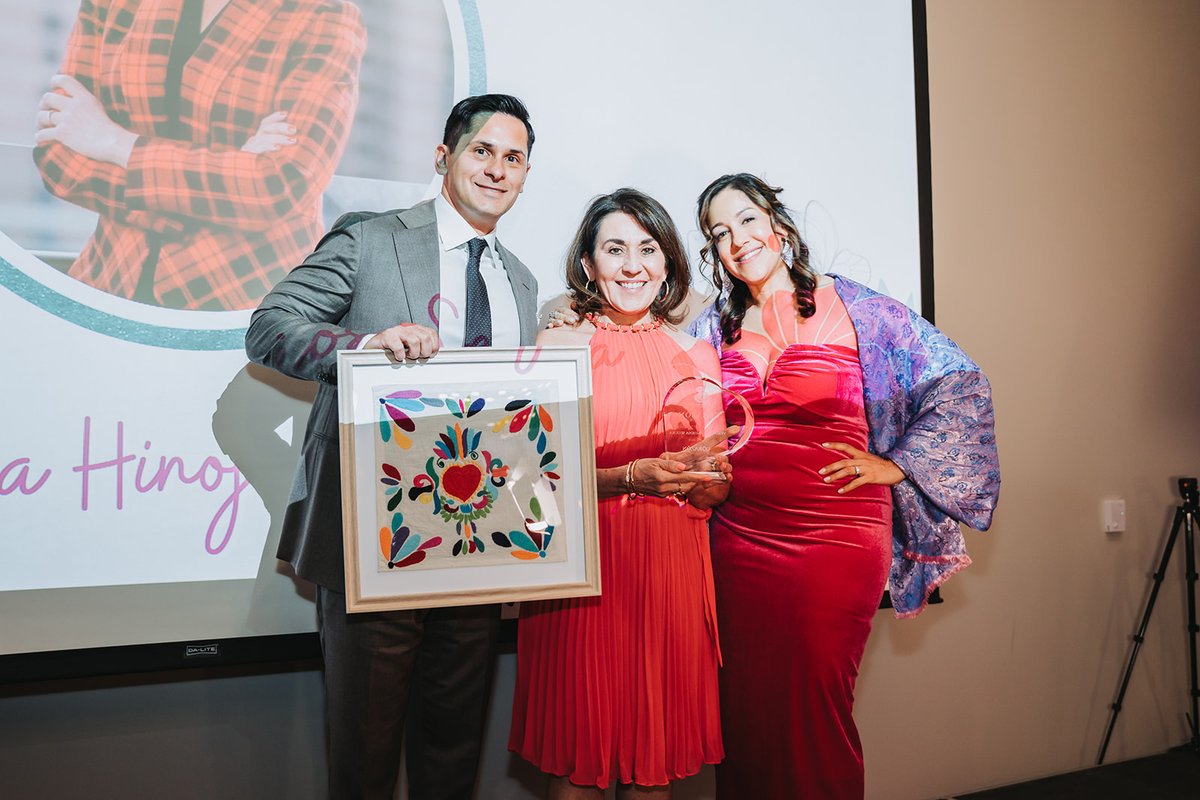 Con Mi MADRE tweet media