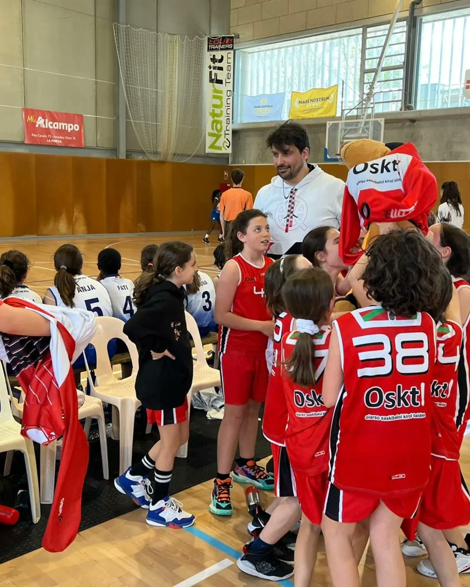 oiarsoskt's tweet photo. 📸¡¡Teneis las fotos y el video del torneo @mnostrumsport  en la carpeta de drive!!📸

🏀🏆🏖️

- - -

📸 @mnostrumsport txapelketako argazkiak eta bideoa driveko karpetan dituzue!!📸

🏀🏆🏖️

#guoiarsogara https://t.co/LasbZzaaxp