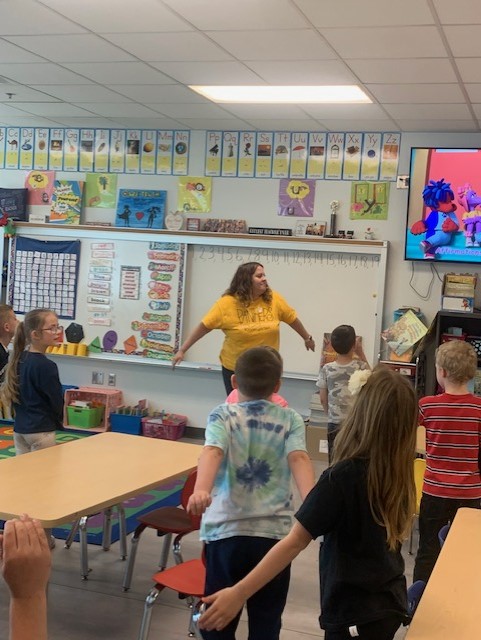 jlquesenberry's tweet photo. NRP Kindergarten Teacher, Courtney Vargo, demonstrates teacher efficacy by doing daily affirmations with her students in the morning to start the day. #bc5243 https://t.co/qqJBre3uNq