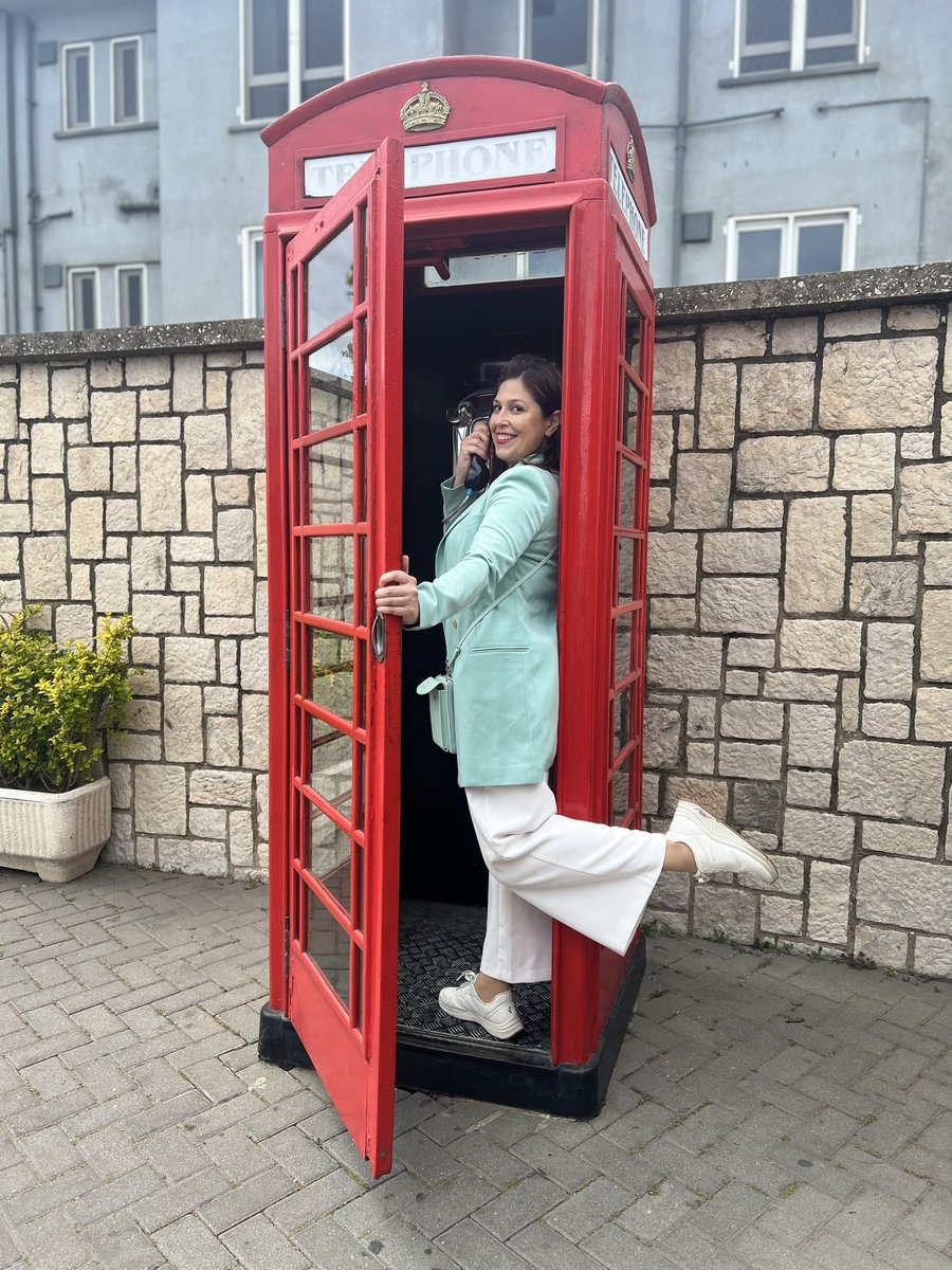 MarianSCastan's tweet photo. Estuvo bien la aventura improvisada del día en #Gibraltar 🇬🇮 Cómo ir desde #Málaga a otro país 🇬🇧 sin coger un avión ✈️
Cómo desconectar el teléfono, también 🤣
#SinRoaming #HoyCeroCortisol https://t.co/DkOUi6i5IV