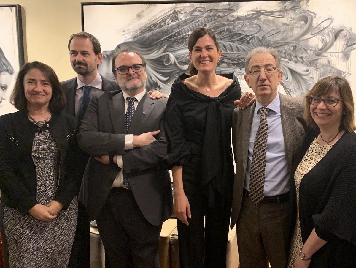 pastorams's tweet photo. Mil gracias desde aquí al #RectorUOC Planell por confiar en mí y darme todo el espacio para moverme y mover, para hacerme y hacer.
Mil gracias a mis colegas vices y al CdD, a las direcciones de Estudios y Centros, a todo el equipo UOC y al estudiantado (empezando por @UOCCdE) https://t.co/eIzB1BGNYk