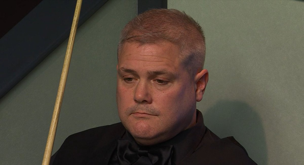 Robert Milkins 0⃣-5⃣ Joe Perry

A huge steal for Perry as he continues the procession after Milkins had failed to convert a 60-point lead!

Watch Live 💻➡️ bit.ly/WSC23Stream

#CazooWorldChampionship