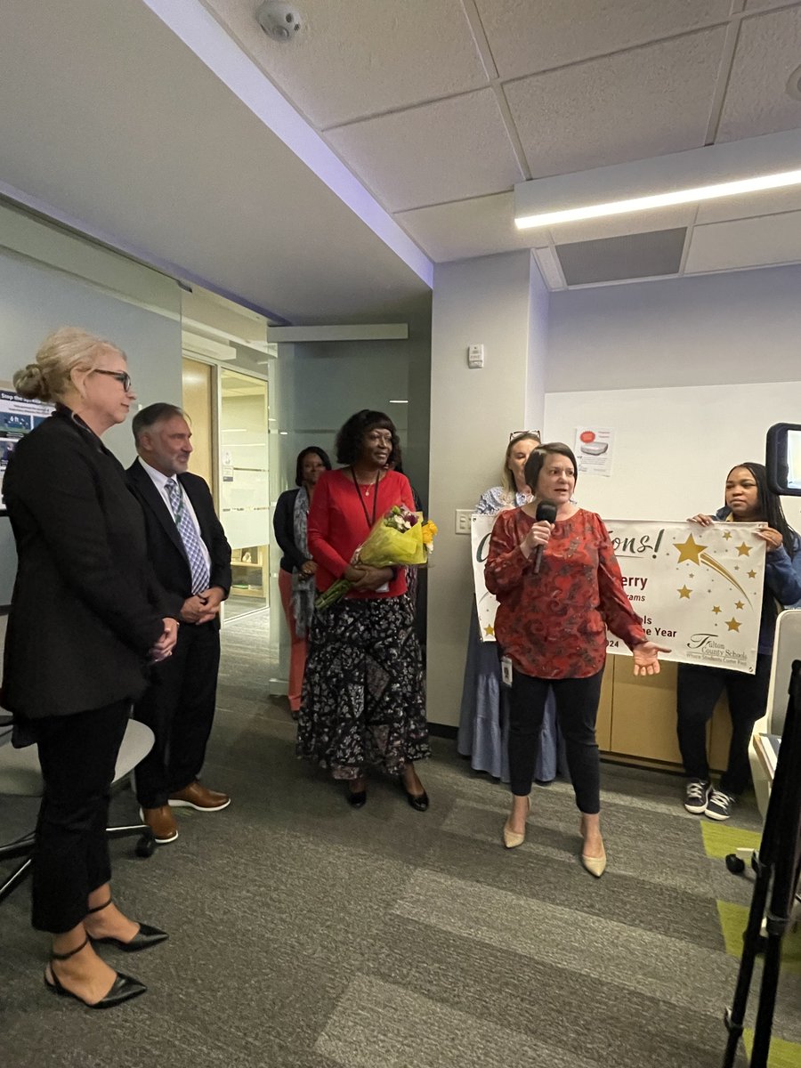 FultonCoSchools's tweet photo. Congratulations, 2023-2024 FCS Support Professional of the Year Harriet Perry!

@FCSSuptLooney 
@KimberlyRDove https://t.co/gtjKLGe6zu