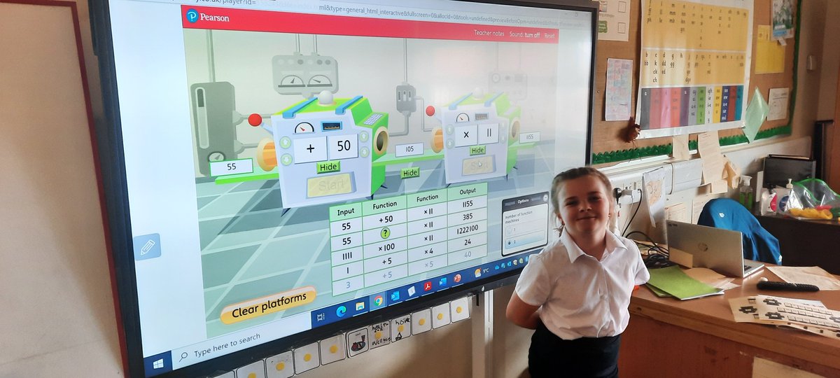 Mr_MacQueen_cv's tweet photo. Learning how to solve function machines! https://t.co/Vn6sugijKl