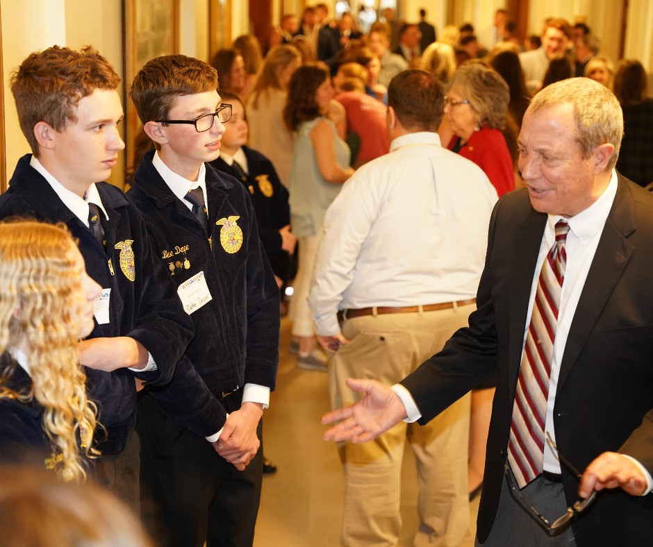 MOFarmBureau's tweet photo. More than 400 high school ag students visited Jefferson City today for MOFB's annual Youth Leadership Day! Students visited w/ their #MOleg representatives + senators before returning to MOFB HQ to hear from @MoAgriculture director Chris Chinn and other MOFB staff! https://t.co/DZ5Ku7kUxZ