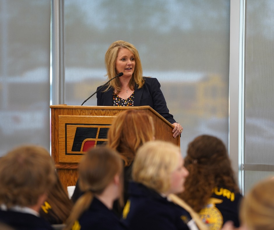 MOFarmBureau's tweet photo. More than 400 high school ag students visited Jefferson City today for MOFB's annual Youth Leadership Day! Students visited w/ their #MOleg representatives + senators before returning to MOFB HQ to hear from @MoAgriculture director Chris Chinn and other MOFB staff! https://t.co/DZ5Ku7kUxZ