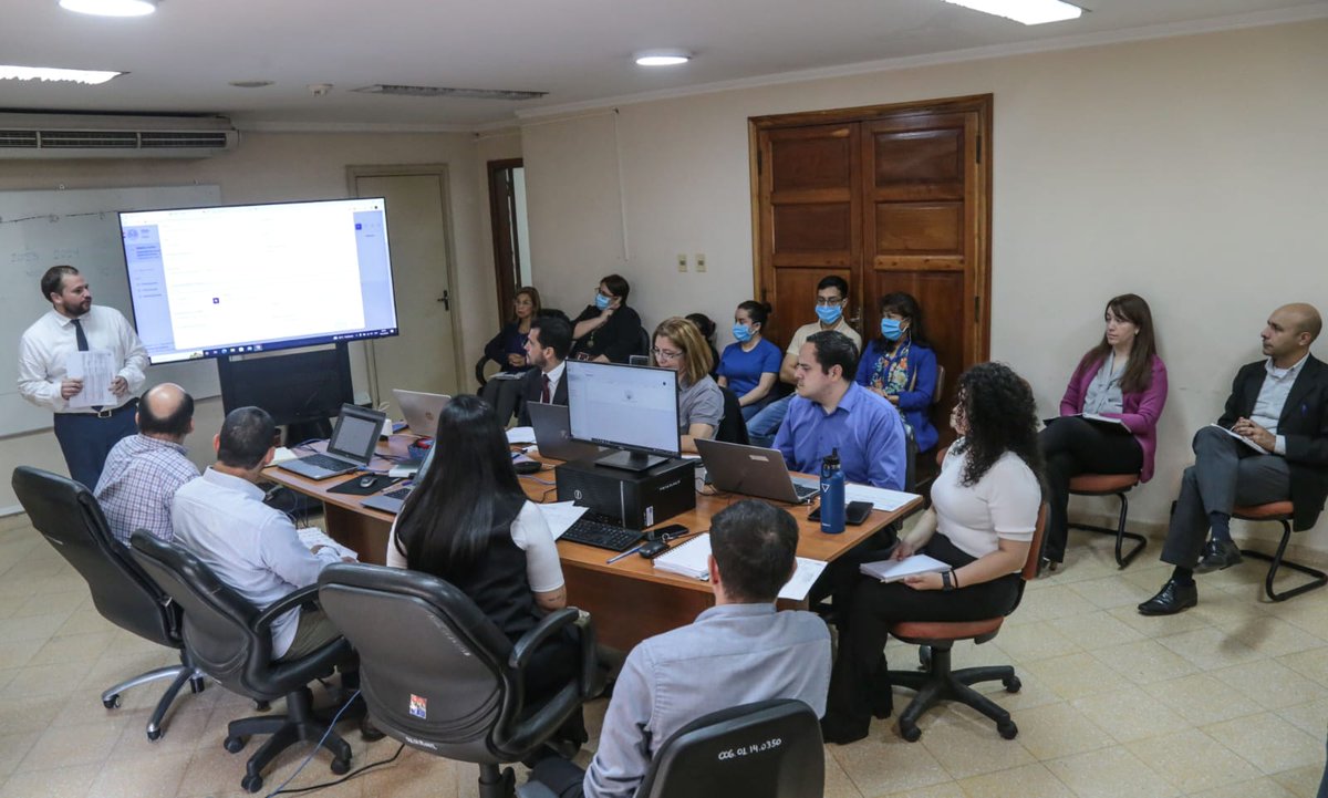 MEF_Paraguay's tweet photo. Como parte de la capacitación y prueba del nuevo Módulo de Gestión y Desempeño del Sistema Integrado de Administración de Recursos del Estado (SIARE), se desarrolló hoy una jornada instructiva a técnicos de diferentes instituciones públicas.

➡️ https://t.co/2lyEgHB4NQ https://t.co/2ssBzqfrev