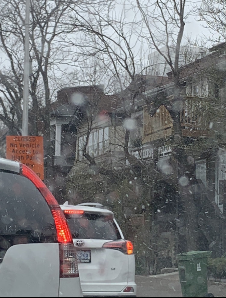 ange_kh9's tweet photo. Wow, what the funk that's hail folks❗On the heels of 5 straight days of record-breaking heat, we’re having an actual hail storm in #HighPark #BloorWestVillage atm?! 🙄
#tostorm #toweather #mysix https://t.co/NX98TBX69x