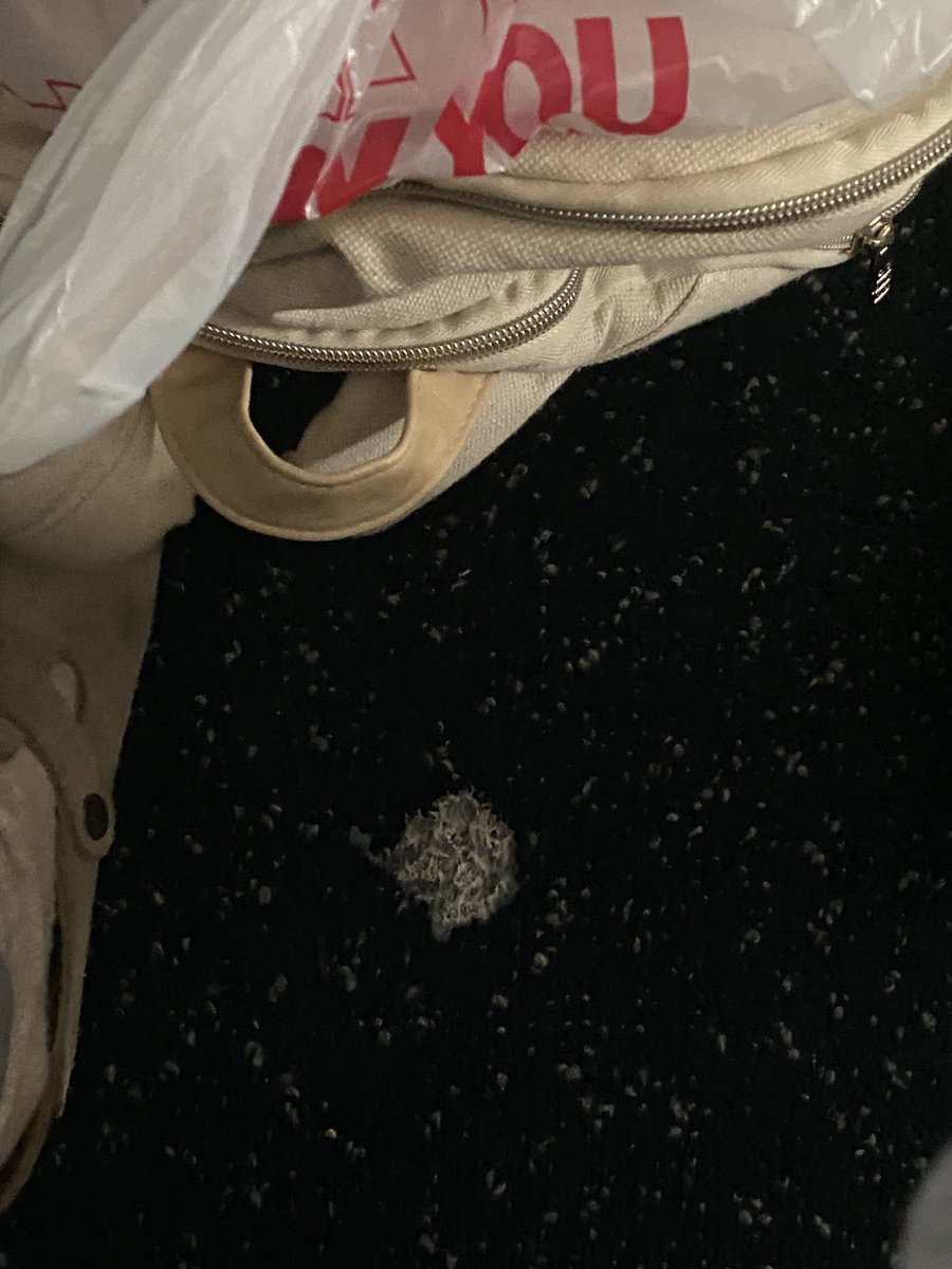 Merylb17's tweet photo. Stepped in someone else’s chewed up gum in my OWN SEAT. On the oldest, least clean @Delta plane to ever fly. https://t.co/A7ay7AQnoe