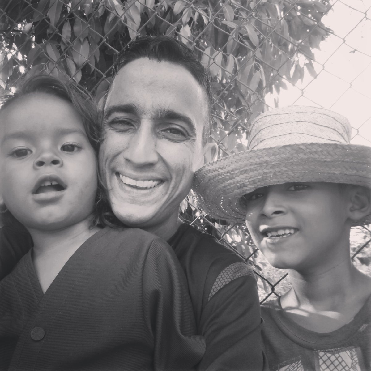 HeRodMa's tweet photo. Mis adorados chamitos ❤️🫂🙏 https://t.co/Bg5vBwYhmV