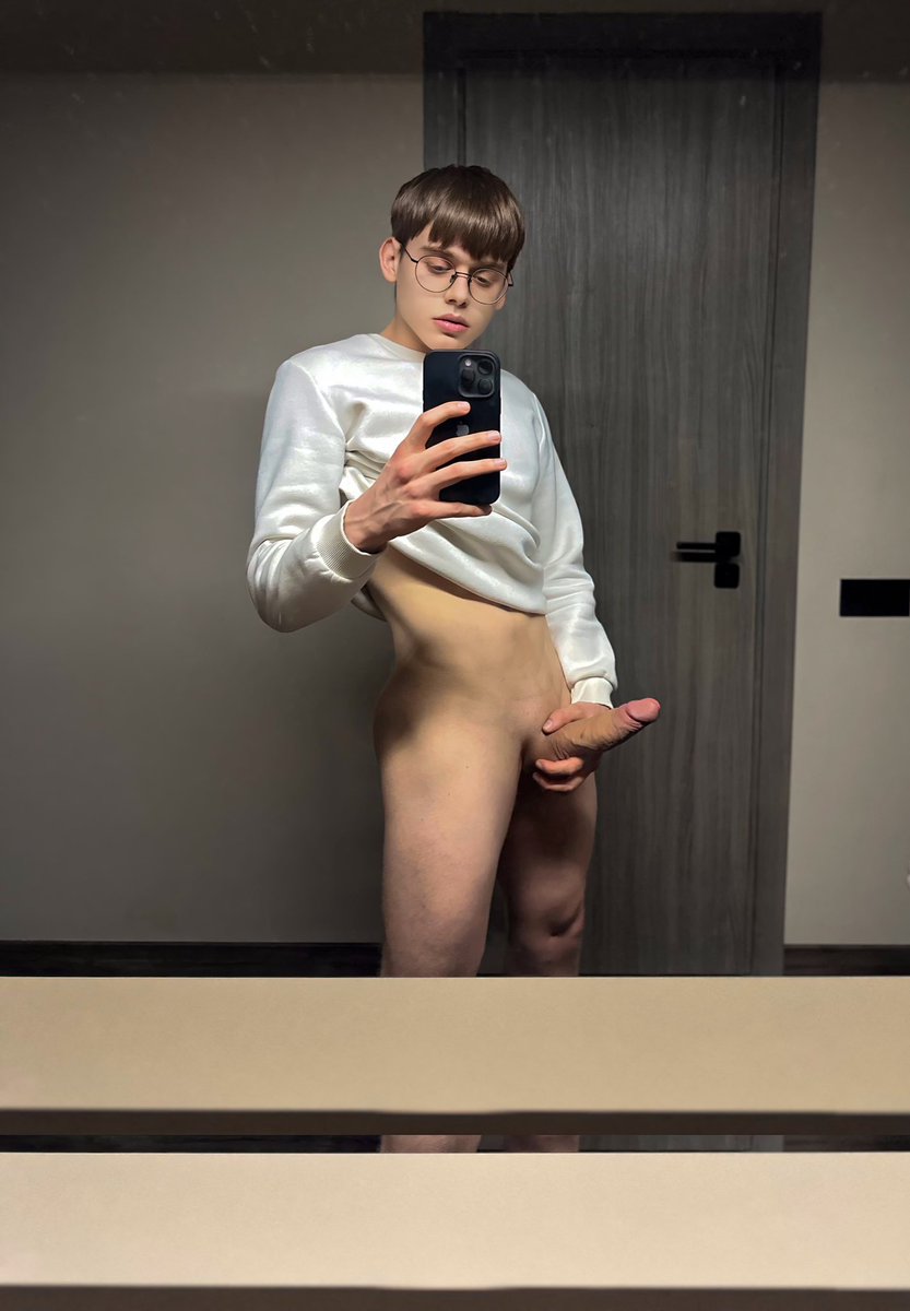 naughty_liam18's tweet photo. Do you want to taste it?🤤🍌

More content on my OnlyFans👇🏻
https://t.co/TIhc9XGd8p https://t.co/5y4gYgnMJX