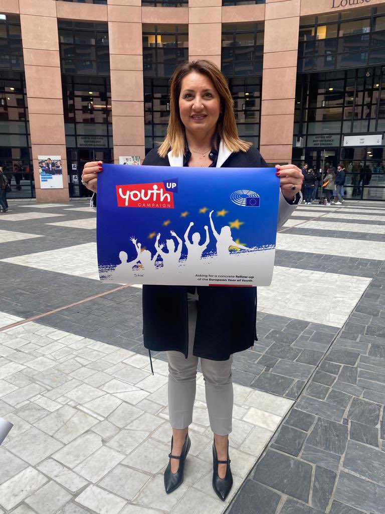 ChiaraGemmaUE's tweet image. “I giovani possono rendere il mondo migliore”. 
A conclusione dell’Anno europeo della Gioventù, insieme ai colleghi europei abbiamo ribadito l’importanza di garantire un’eredità duratura per i giovani di tutta Europa! 📢 #YouthUP