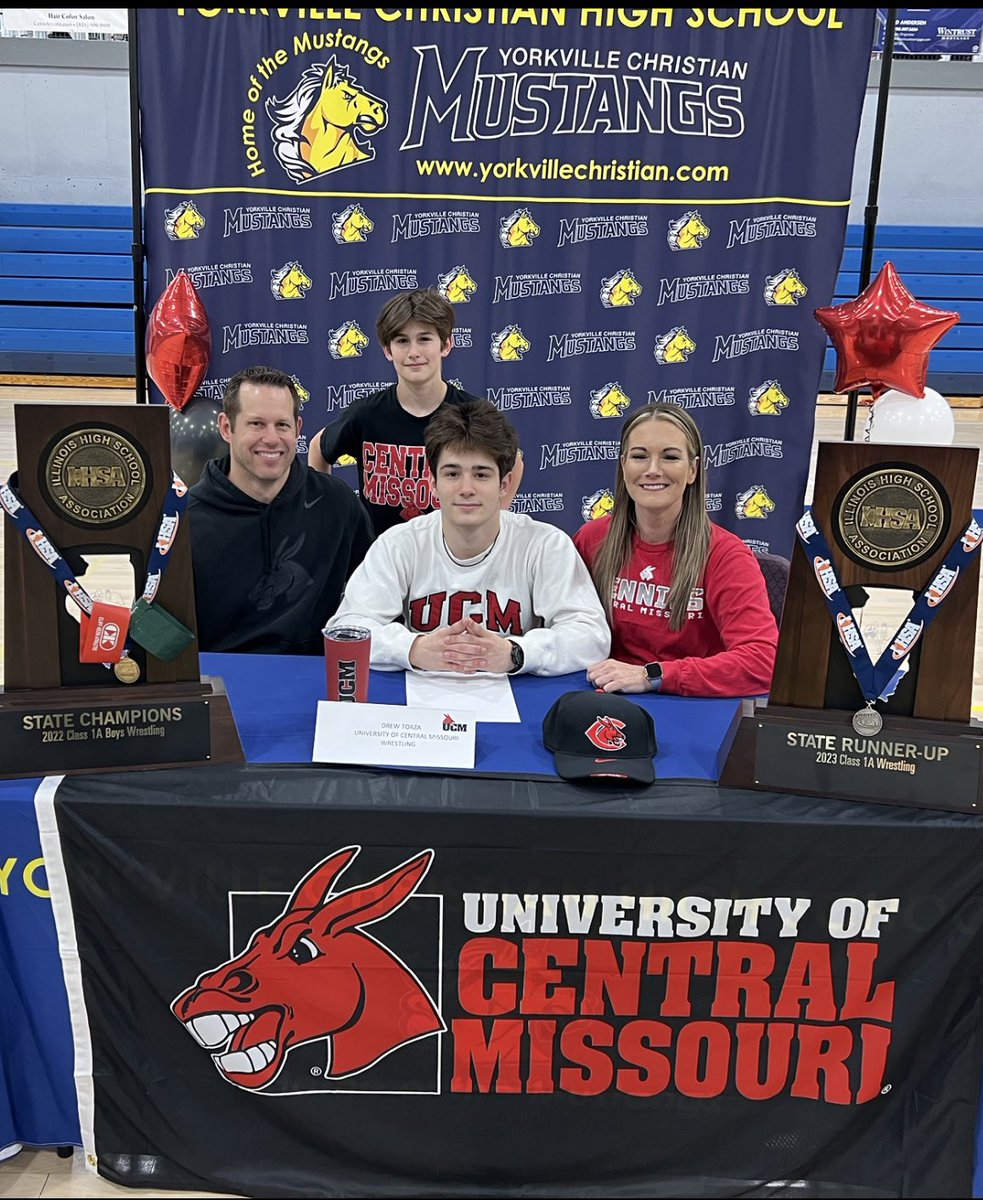 CoachSovern40's tweet photo. Congratulations to Drew Torza for signing with University of Central Missouri! @DrewTorza @UCMMULES #MustangsVSeverybody https://t.co/nQhNbo1Qji