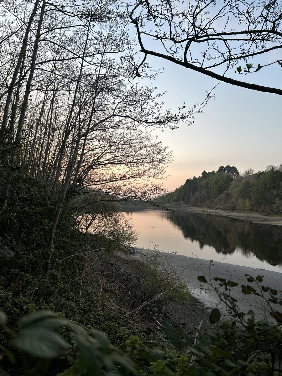 IrishRunningGir's tweet photo. Stunning dusk views at the reservoir #mirrormirror
#Bohernabreena #Glenasmole #Tallaght #Kippure #Dublin https://t.co/d6QdCwojiv
