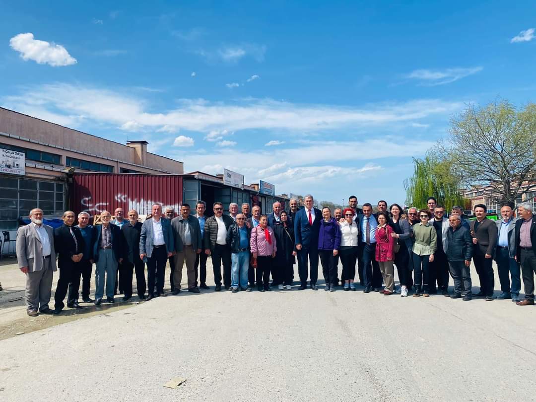alperarslann57's tweet photo. 📍Gerze
Bugün Sinop/Gerze Sanayi Sitesindeki esnafları Gerze ilçe örgütümüz ve Milletvekili adaylarımız ile ziyaret ettik.
#GeliyorGelmekteOlan 
#kilicdaroglu 
#SanaSozBaharlarGelecek https://t.co/9d7Cj4sqMK