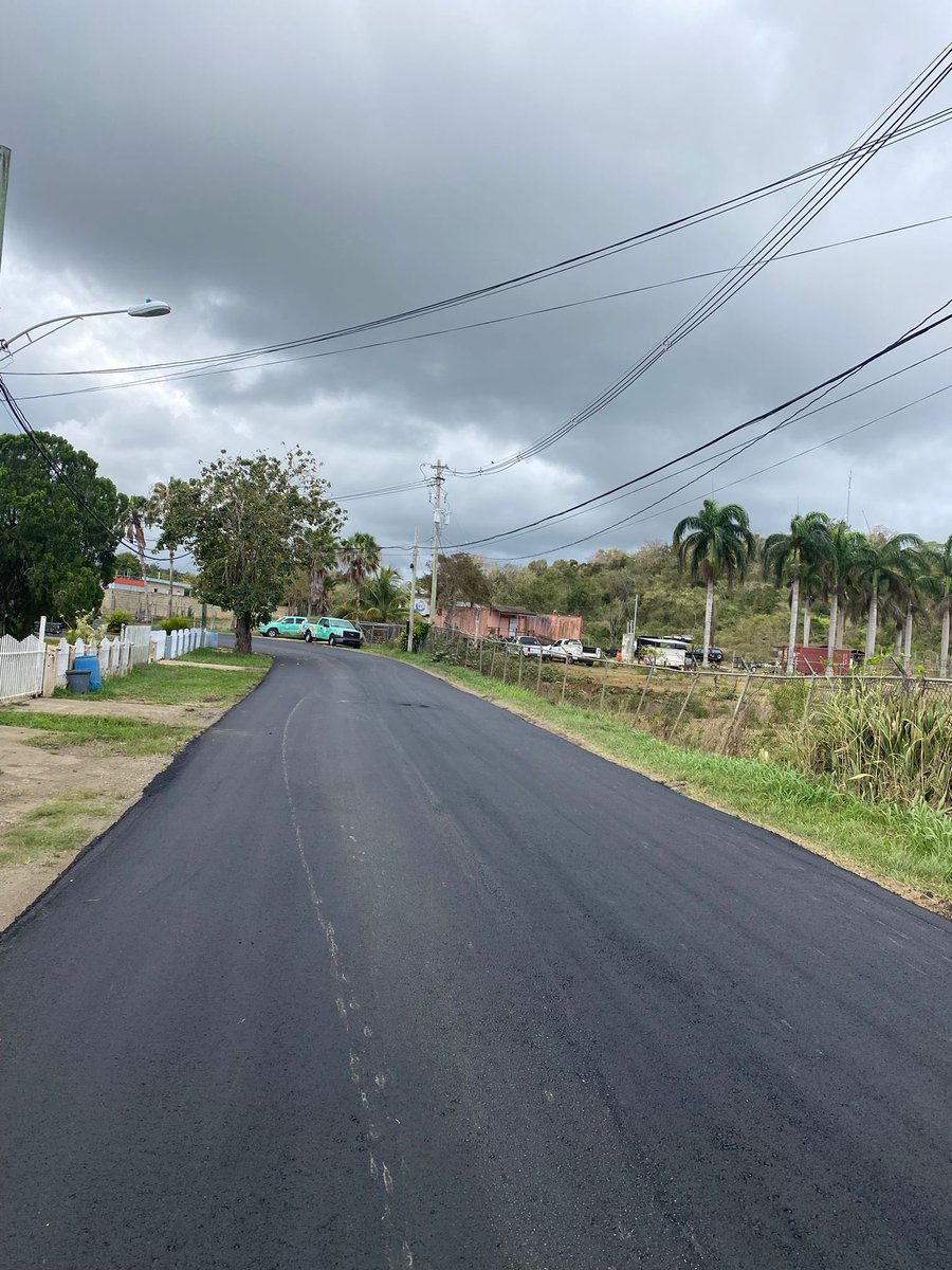 gabrielhr51's tweet photo. Continuan los trabajos de pavimentación a la Carretera PR-482 como parte de acuerdo firmado con el Departamento de Obras Publicas Estatal @DTOP como parte del programa Cambiando Carriles.
#ProyectoCallesSeguras https://t.co/ayr0CJgGXj