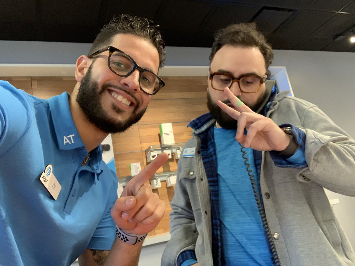 ReyVega_att's tweet photo. It is CRU BLITZ DAY! Our consultants at the Norridge store are calling local businesses to see if we can get some appointments set! Let’s goooo 🔥🔥🔥✅

#Thisi$Norridge #TeamFusion #GLM https://t.co/AulyE397tj